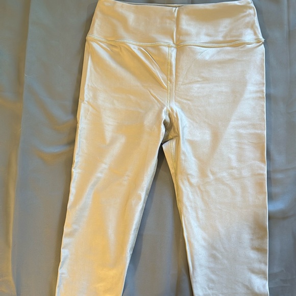 Noli liquid leggings in champagne. Size L - Picture 1 of 3
